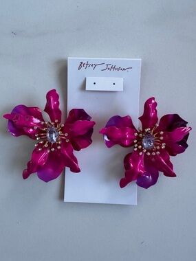 BETSEY JOHNSON Vibrant Pink & Purple Ombré Rare Orchid Flower Earrings NEW NWT